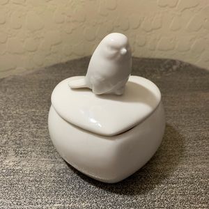 White ceramic jewelry holder